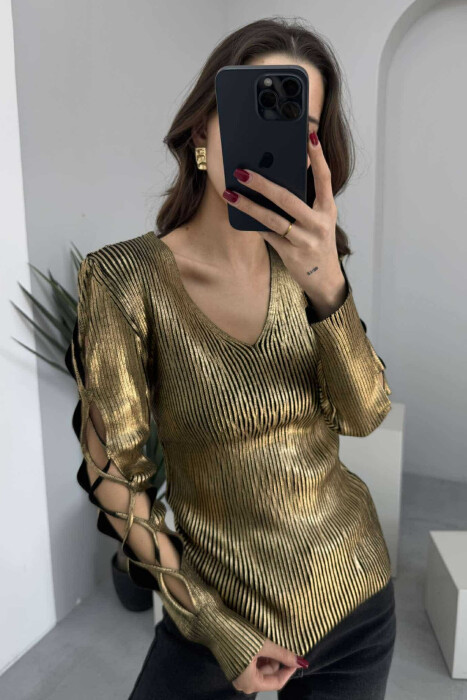 TRIKO E THJESHTË ME SHKËLQIM PËR FEMRA NË NGJYRËN GOLD - 2