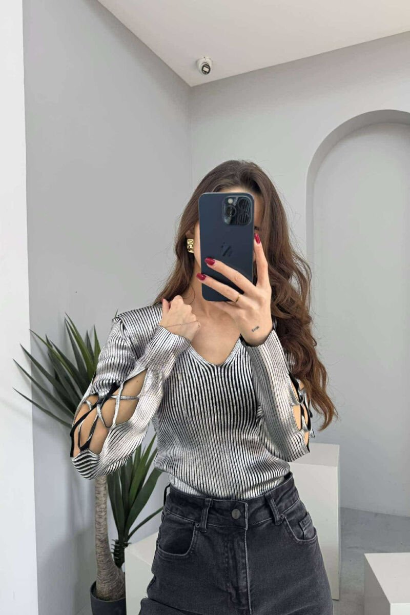 TRIKO E THJESHTË ME SHKËLQIM PËR FEMRA NË NGJYRËN SILVER - 3