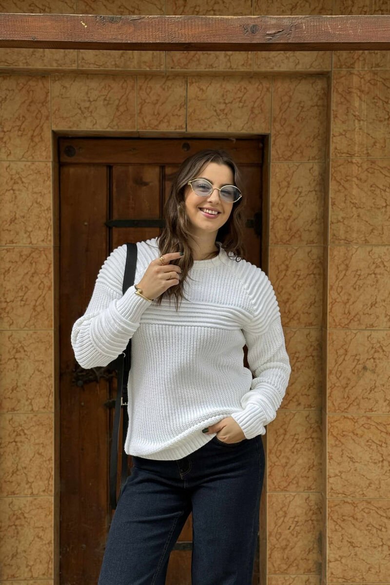 TRIKO E THJESHTE PER FEMRA NE NGJYRE TE BARDHE - 2