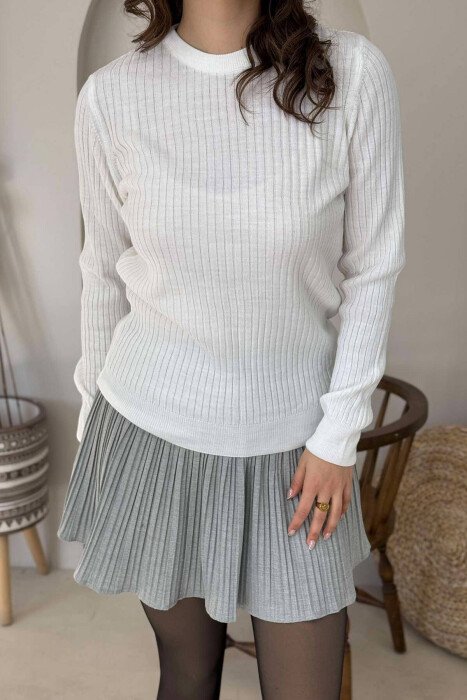 TRIKO E THJESHTË PËR FEMRA NË NGJYRËN E BARDHË - 4