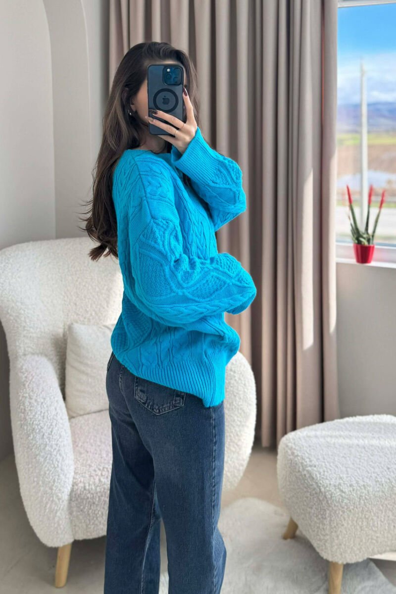 TRIKO E THURRUR NJË NGJYRËSHE ME JAKË TË RRUMBULLAKËT PËR FEMRA NË NGJYRË BABY BLUE - 4