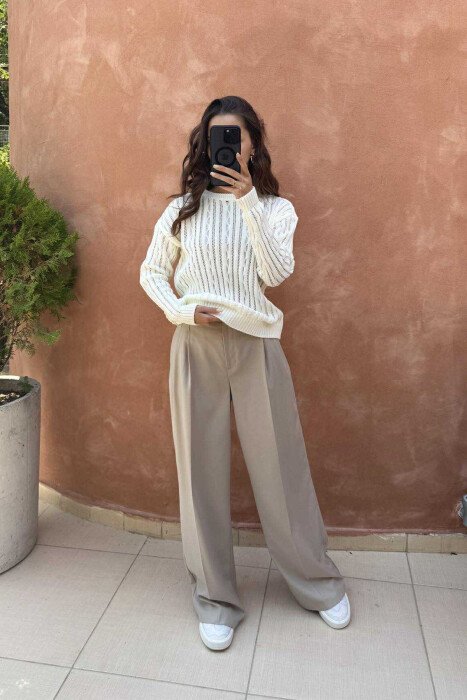 TRIKO E THURUR ME JAKË TË RRUMBULLAKËT PËR FEMRA NË NGJYRËN E BARDHË - KLAUDIO FASHION