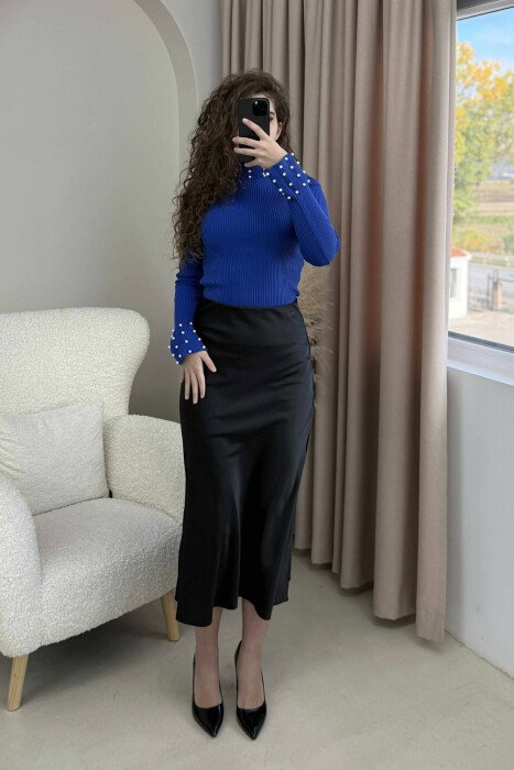 TRIKO ME JAKË GOLF DHE ME DETAJIN E PERLAVE PËR FEMRA NË NGJYRË BLU - 2