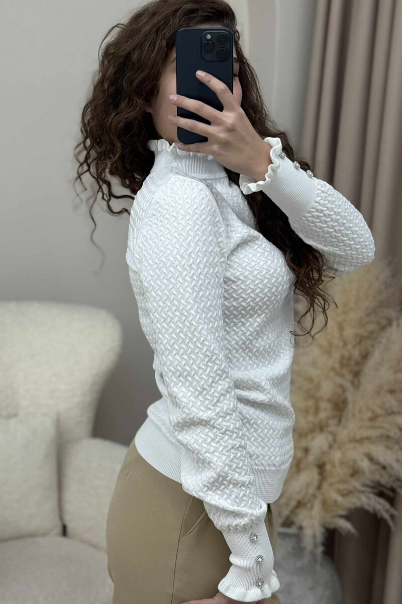 TRIKO ME JAKË GOLF DHE ME DETAJE BUTONASH PËR FEMRA NË NGJYRË TË BARDHË - 4