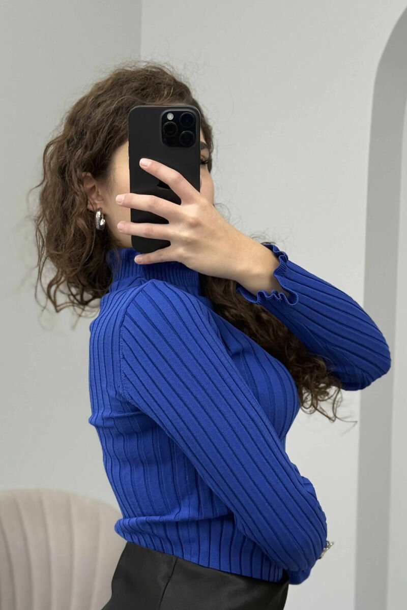 TRIKO ME JAKË GOLF ME DETAJIN E BUTONAVE PËR FEMRA NË NGJYRË BLU - 4