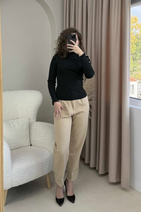 TRIKO ME JAKË GOLF ME DETAJIN E BUTONAVE PËR FEMRA NË NGJYRË TË ZEZË - 4
