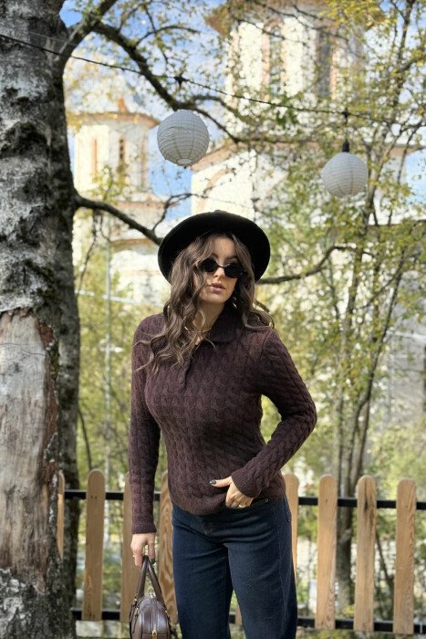 TRIKO ME JAKË POLO DHE BUTONA PËR FEMRA NË NGJYRË KAFE TË ERRËT - 3