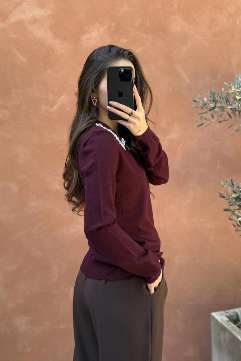 TRIKO ME JAKË POLO & DIZANJ GURËSH ME SHKËLQIM PËR FEMRA NË NGJYRËN VISHNJË - 4