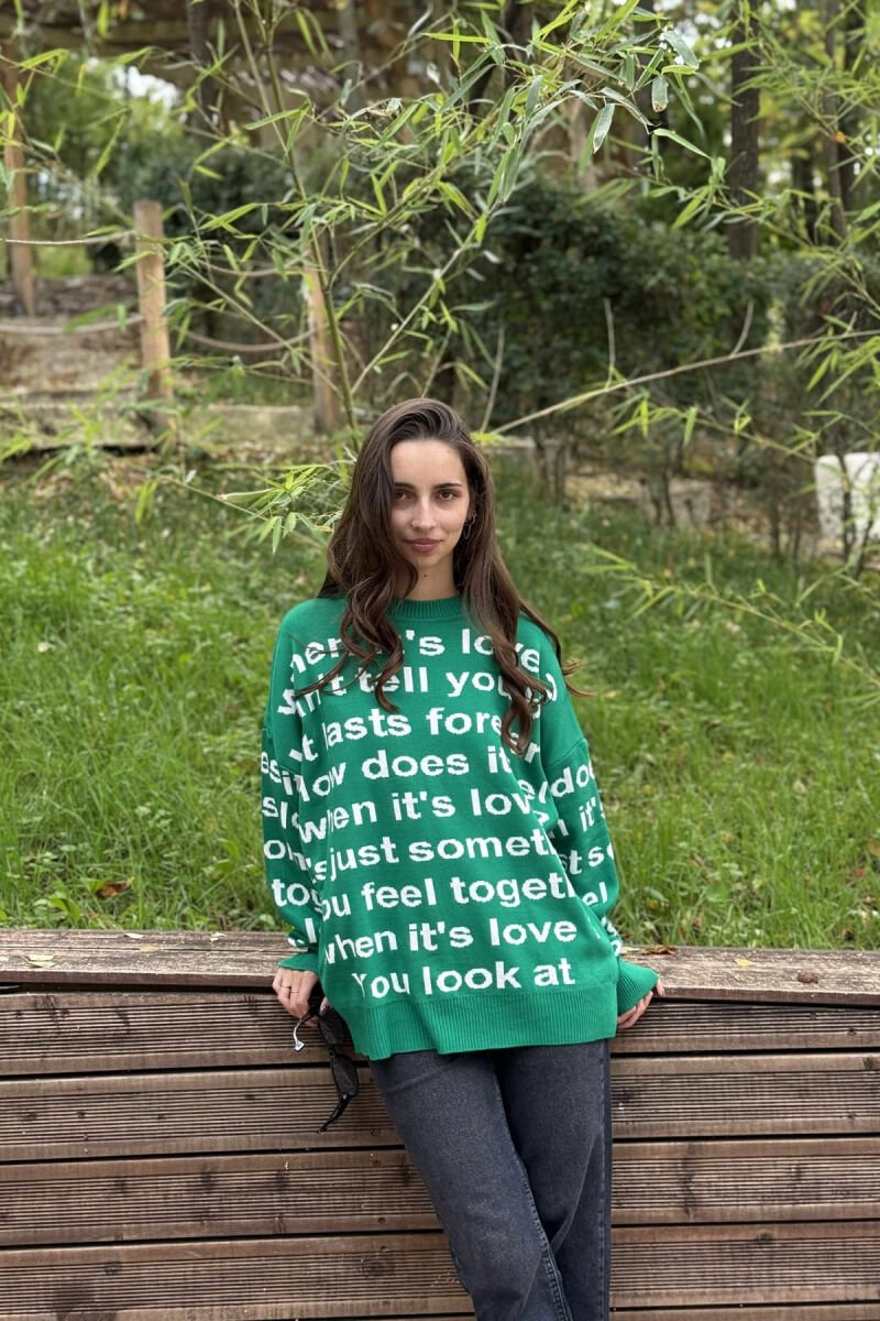 TRIKO ME JAKË TË RRUMBULLAKËT DHE DIZAJNE SHKRIMESH PËR FEMRA NË NGJYRË JESHILE - 2