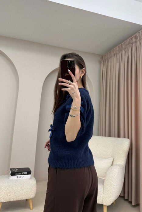 TRIKO ME MENGE TE SHKURTA DHE DETAJE FJONGOSH PER FEMRA NE NGJYRE BLU TE ERRET - 3