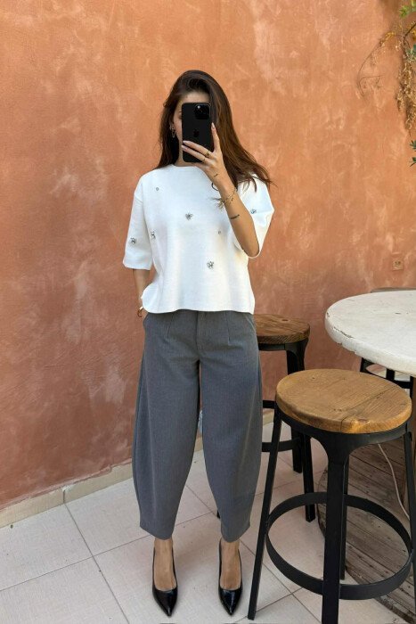 TRIKO ME MËNGE TË SHKURTRA DHE ME DETAJE GURËSH PËR FEMRA NË NGJYRË TË BARDHË - KLAUDIO FASHION