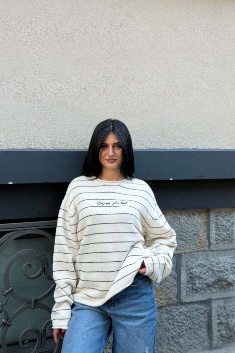 TRIKO ME SHKRIME PER FEMRA NE NGJYRE KREM 