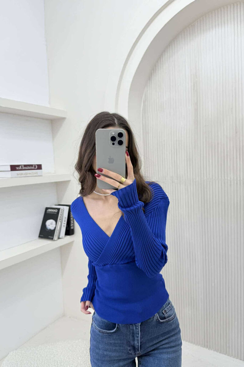 TRIKO NJË NGJYRËSHE E THJESHTË PËR FEMRA NË NGJYRËN BLU - 3