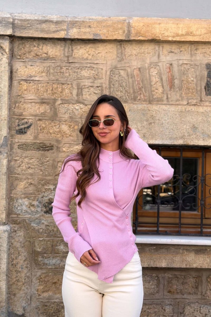 TRIKO NJE NGJYRESHE ME DETAJIN E BUTONAVE PER FEMRA NE NGJYRE ROZE - 2