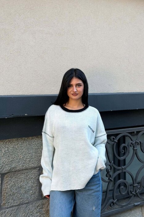 TRIKO NJE NGJYRESHE ME JAKE TE RRUMBULLAKET PER FEMRA NE NGJYRE TE BARDHE - KLAUDIO FASHION
