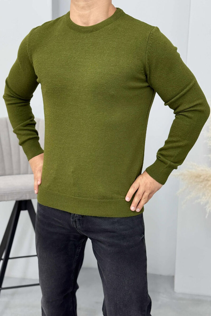 TRIKO NJË NGJYRËSHE ME JAKË TË RRUMBULLAKËT PËR MESHKUJ NË NGJYRË JESHILE - 4