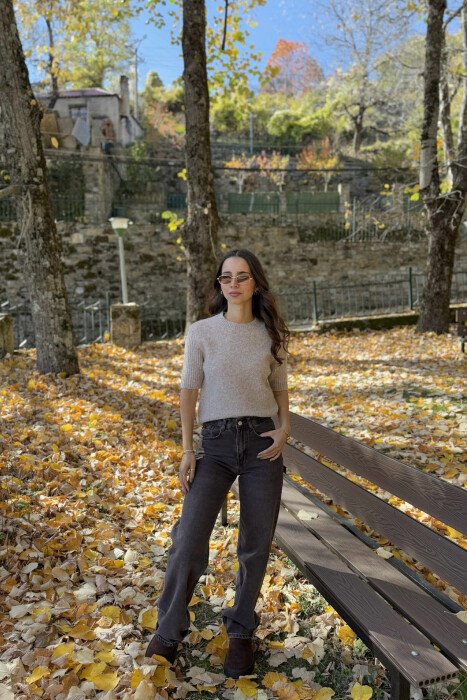 TRIKO NJË NGJYRËSHE ME MËNGË TË SHKURTRA PËR FEMRA NË NGJYRË BEZHË - 1