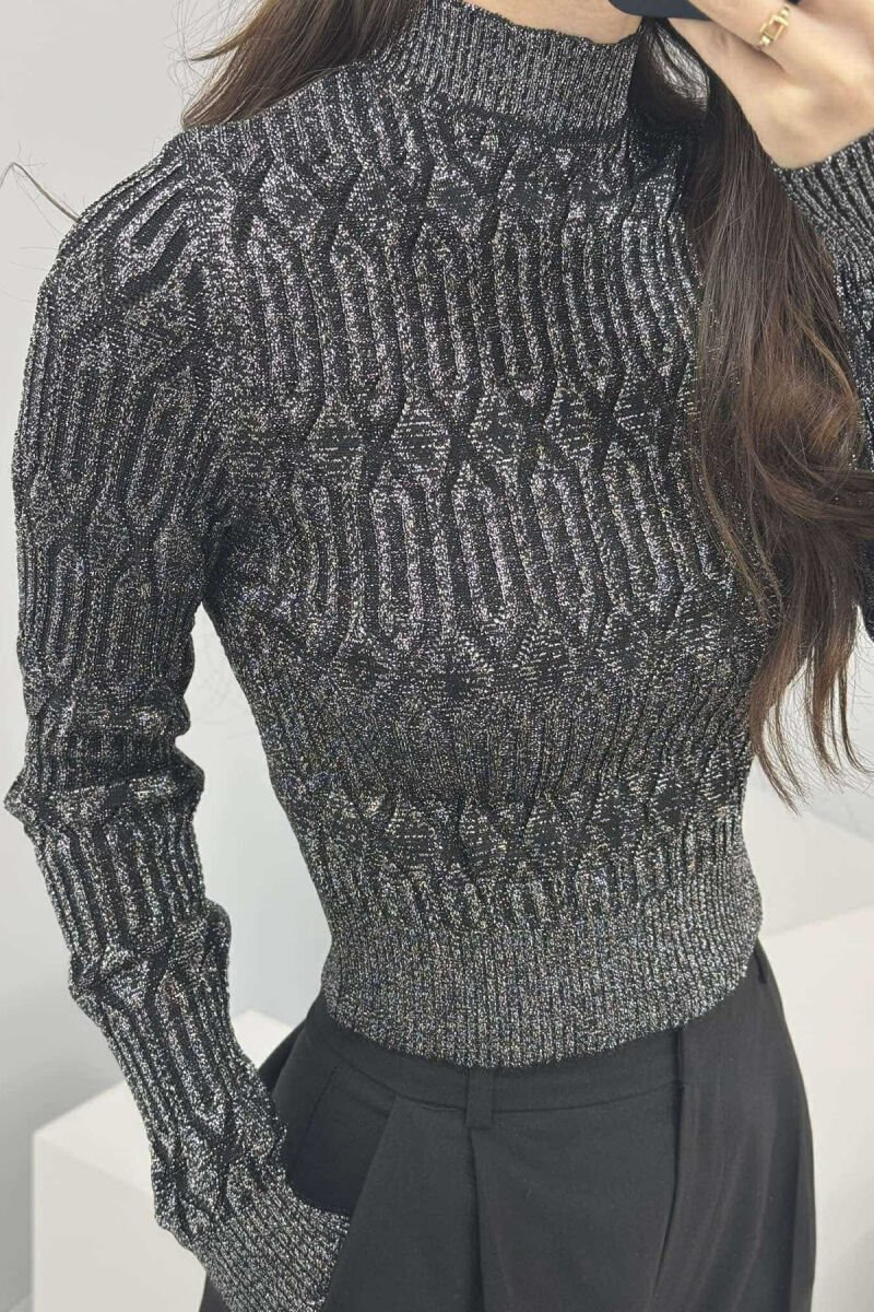 TRIKO NJË NGJYRËSHE ME SHKËLQIM PËR FEMRA NË NGJYRËN SILVER - 3