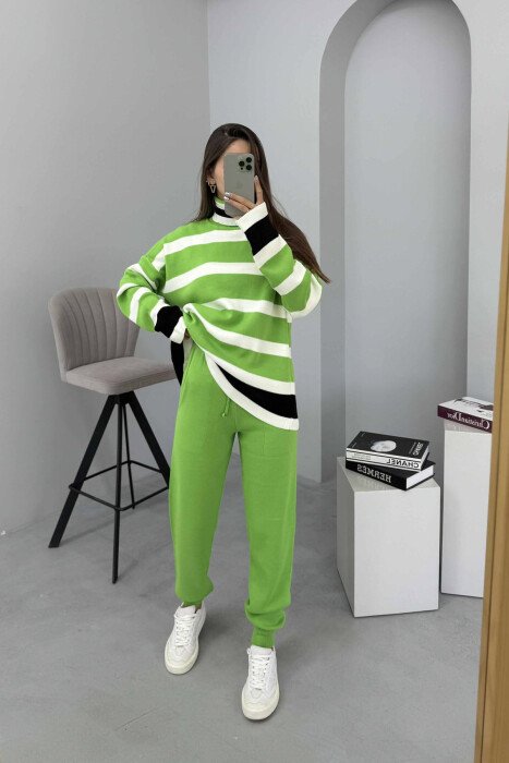SET I THURRUR TRIKO ME JAKË GOLF DHE VIJA+PANTALLONA PËR FEMRA NË NGJYRË JESHILE TË ZBARDHUR 