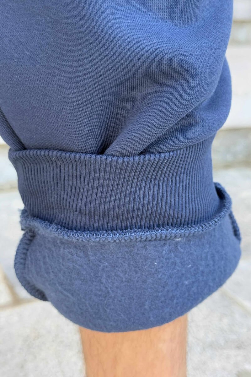 TUTA ME PUSH DHE ME XHEPA ME ZINXHIR PËR MESHKUJ NË NGJYRËN BLU - 5