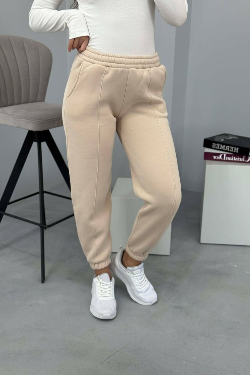 TUTA ME PUSH PËR FEMRA NË NGJYRËN BEZHË - 3