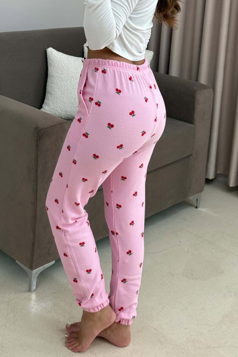 TUTA NJE NGJYRESHE ME DIZJAN ME QERSHI PER FEMRA NE NGJYRE ROZE - 3