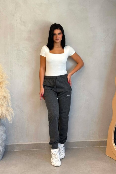 TUTA NJE NGJYRESHE PER FEMRA NE NGJYRE GRI 