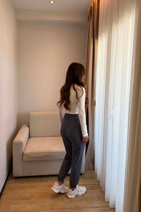 TUTA NJE NGJYRESHE TE THJESHTA PER FEMRA NE NGJYRE GRI - 3