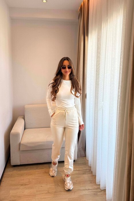 TUTA NJE NGJYRESHE TE THJESHTA PER FEMRA NE NGJYRE KREM - KLAUDIO FASHION