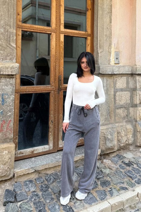 TUTA TE GJERA NJE NGJYRESHE PER FEMRA NE NGJYRE GRI - KLAUDIO FASHION