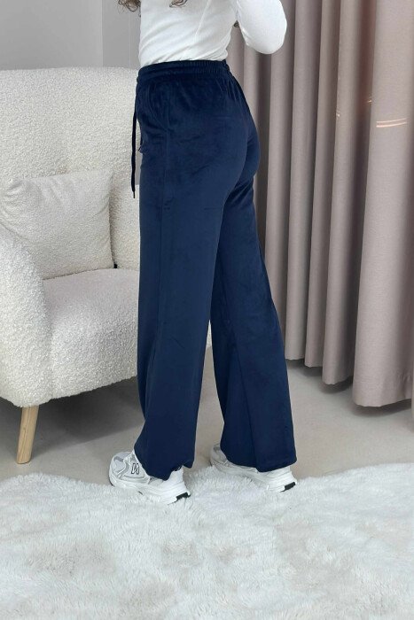 TUTA TË GJERA VELVET PËR FEMRA NË NGJYRËN BLU - 4