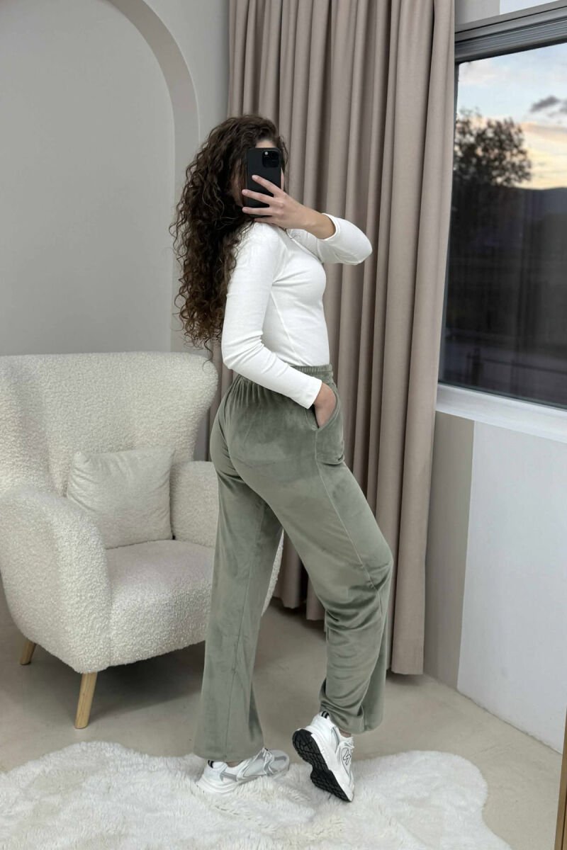 TUTA TË GJERA VELVET PËR FEMRA NË NGJYRËN MENTE - 4