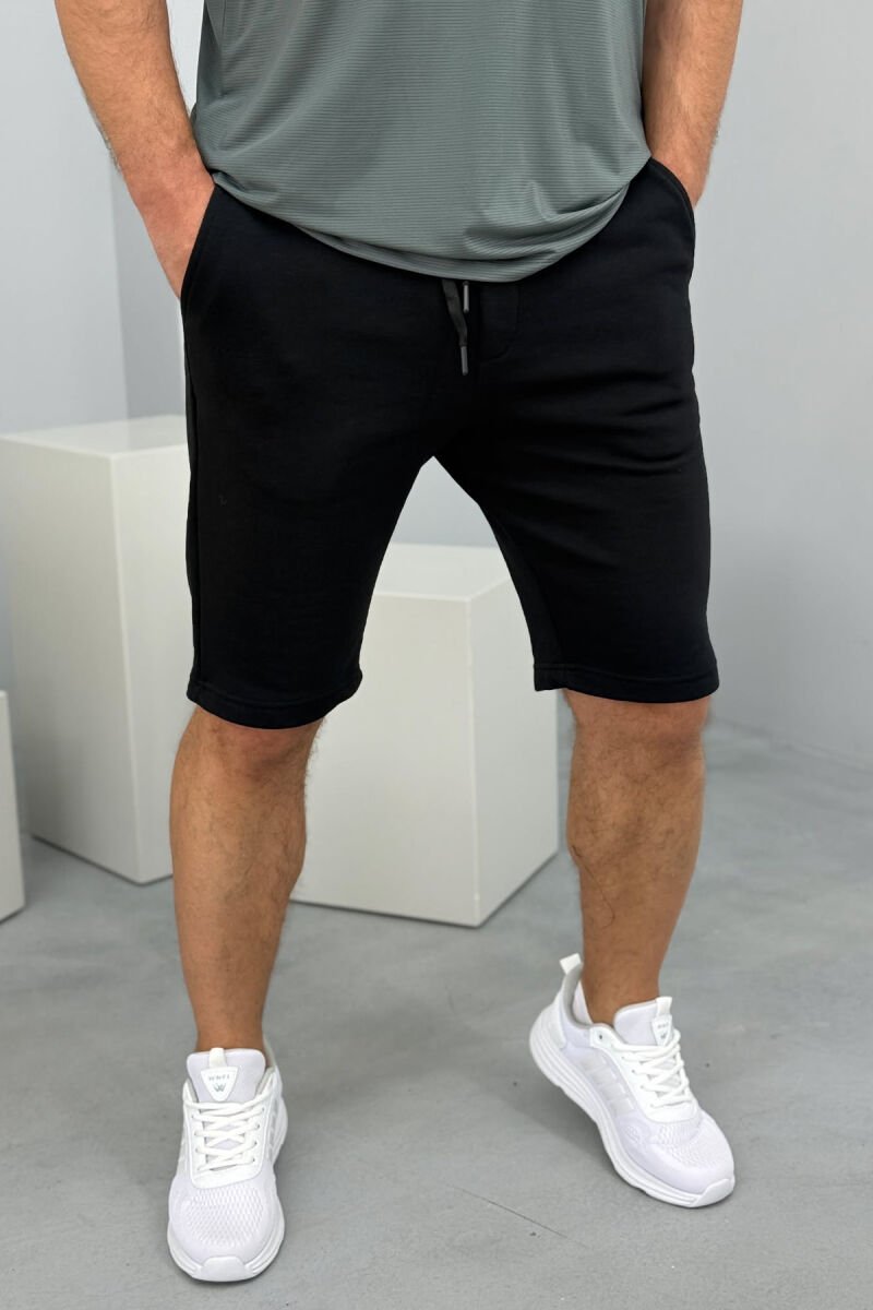 TUTA TË SHKURTRA TË THJESHTA PËR MESHKUJ NË NGJYRËN E ZEZË - 3