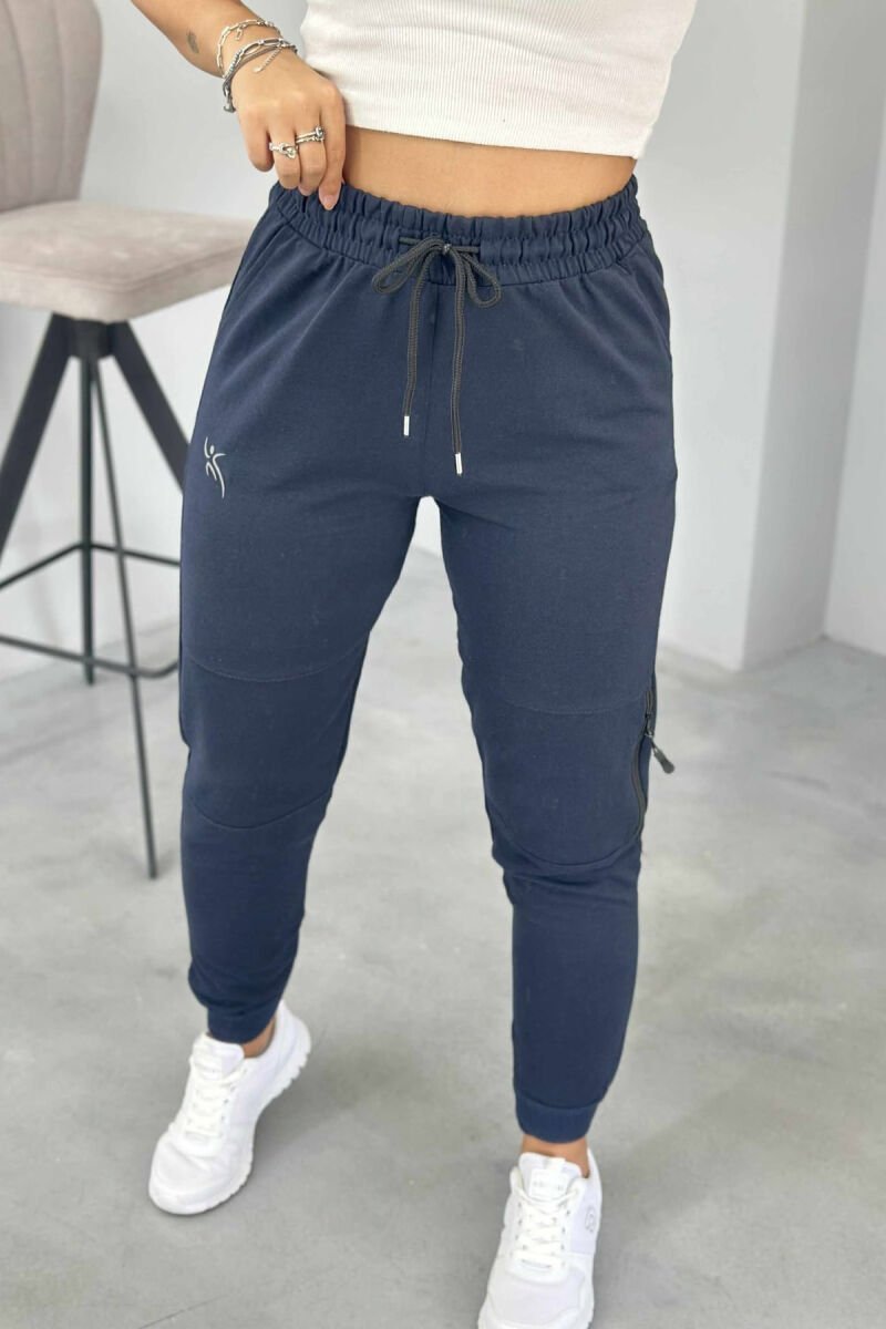 TUTA TË THJESHTA ME LOGO PËR FEMRA NË NGJYRËN BLU E ERRËT - 4