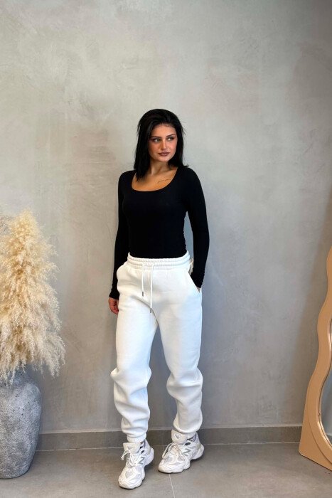 TUTA TE THJESHTA NJE NGJYRESHE ME PUSH PER FEMRA NE NGJYRE TE BARDHE - KLAUDIO FASHION