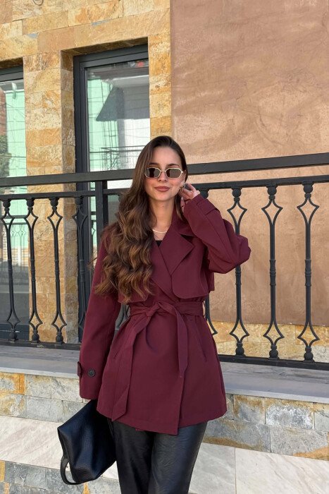 TWO BUTTONS BELT DETAIL WOMAN TRENCH COAT BURGUNDY/VISHNJE - KLAUDIO FASHION
