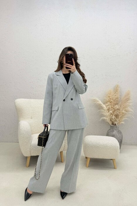 SET NJË NGJYRESH XHAKETE KLASIKE+PANTALLONA PËR FEMRA NE NGJYRE GRI TE ZBARDHUR - KLAUDIO FASHION