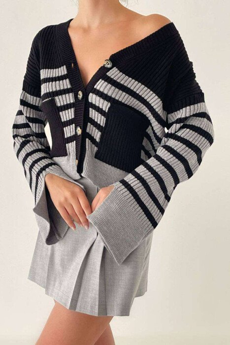 TWO COLORS BUTTONS WOMAN CARDIGAN BLACK-GREY/ZEGR - KLAUDIO FASHION