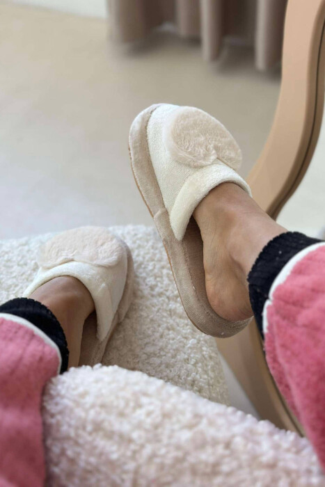 TWO COLORS WOMAN HOME SLIPPERS CREAM/KREM - 2
