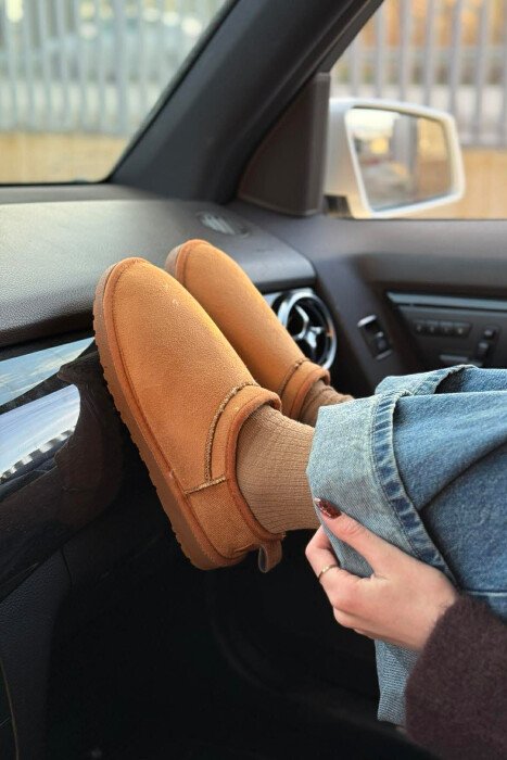 UGG NJE NGJYRESHE ME PUSH PER FEMRA NE NGJYRE KAFE - 3