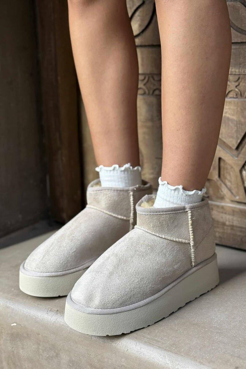 UGG TË SHKURTRA ME PLATFORMË TË LARTË PËR FEMRA NË NGJYRËN KREM - 1
