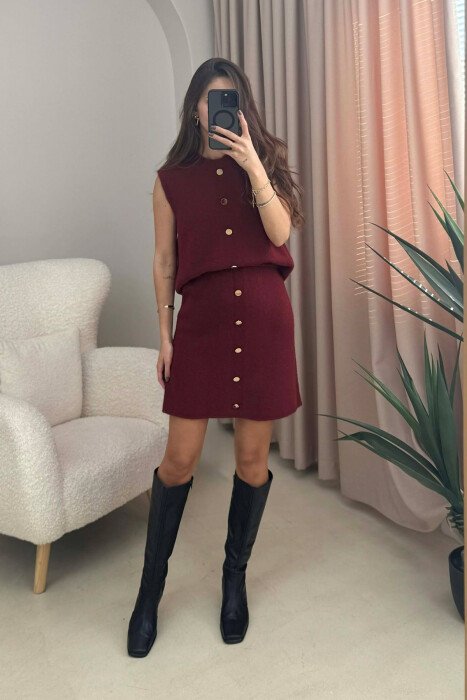 SET I THURRUR ME DETAJIN E BUTONAVE JELEK+FUND PËR FEMRA NË NGJYRË VISHNJË - KLAUDIO FASHION