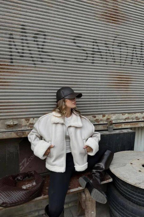 XHAKETË LËKURE ME PUSH PËR FEMRA NË NGJYRËN KREM - KLAUDIO FASHION