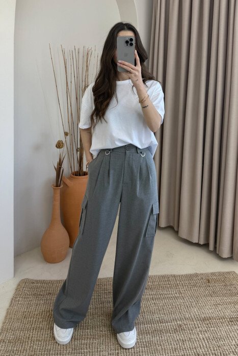 PANTALLONA TË GJERA ME XHEPA ANËSORË PËR FEMRA NË NGJYRË GRI - KLAUDIO FASHION