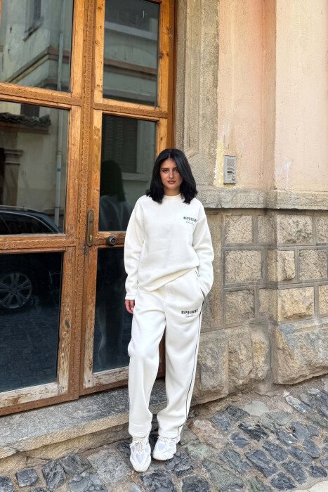 WRITTINGS FLUFFY SWEATSHIRT + SWEATPANTS WOMAN SET WHITE-E BARDHE 
