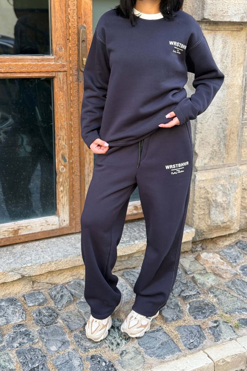 WRITTINGS SWEATSHIRT + SWEATPANTS FLUFFY WOMAN SET DARK BLUE/BEE - 2