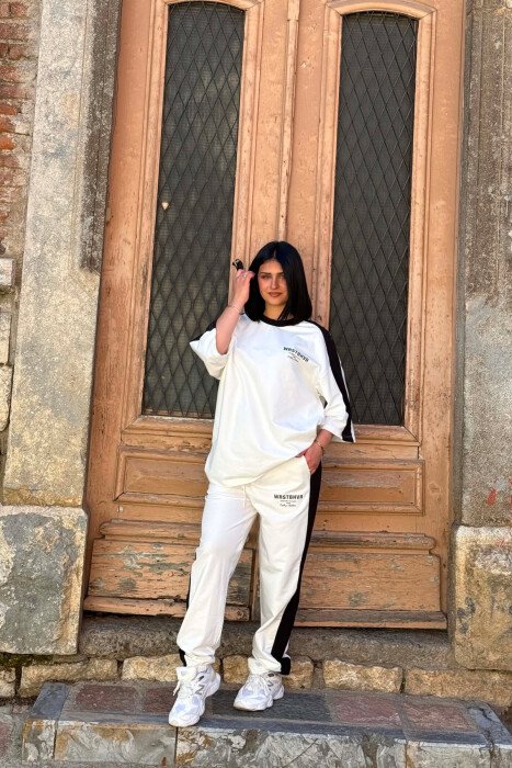 WRITTINGS T-SHIRT + JOGGERS WOMEN SET WHITE-E BARDHE - KLAUDIO FASHION