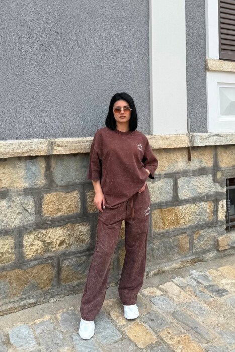 WRITTINGS T-SHIRT + SWEATPANTS WOMAN SET BROWN/KAFE - KLAUDIO FASHION