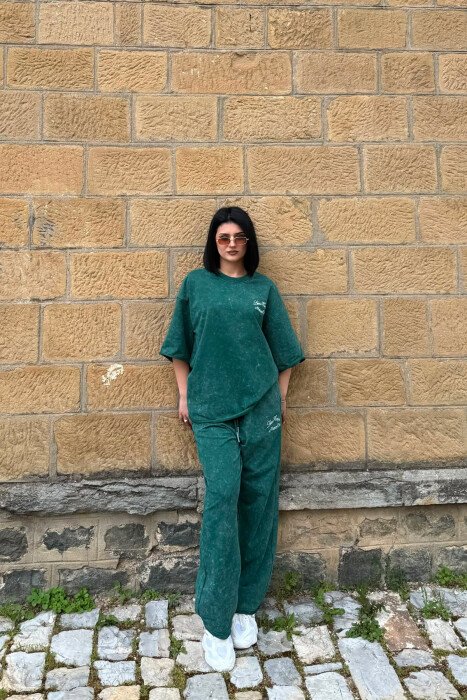 WRITTINGS T-SHIRT + SWEATPANTS WOMAN SET GREEN/JESHILE - KLAUDIO FASHION