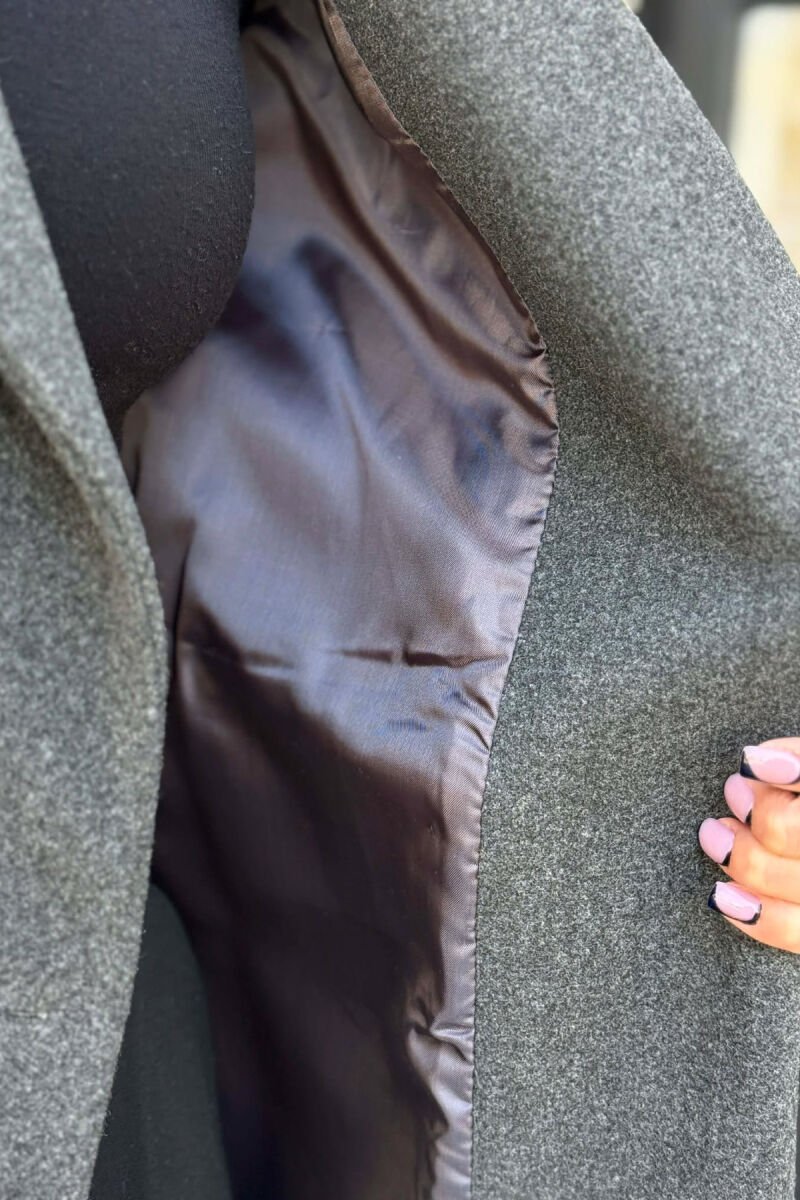 XHAKETE E THJESHTE NJE NGJYRESHE ME BUTONA PER FEMRA NE NGJYRE GRI TE ERRET - 6